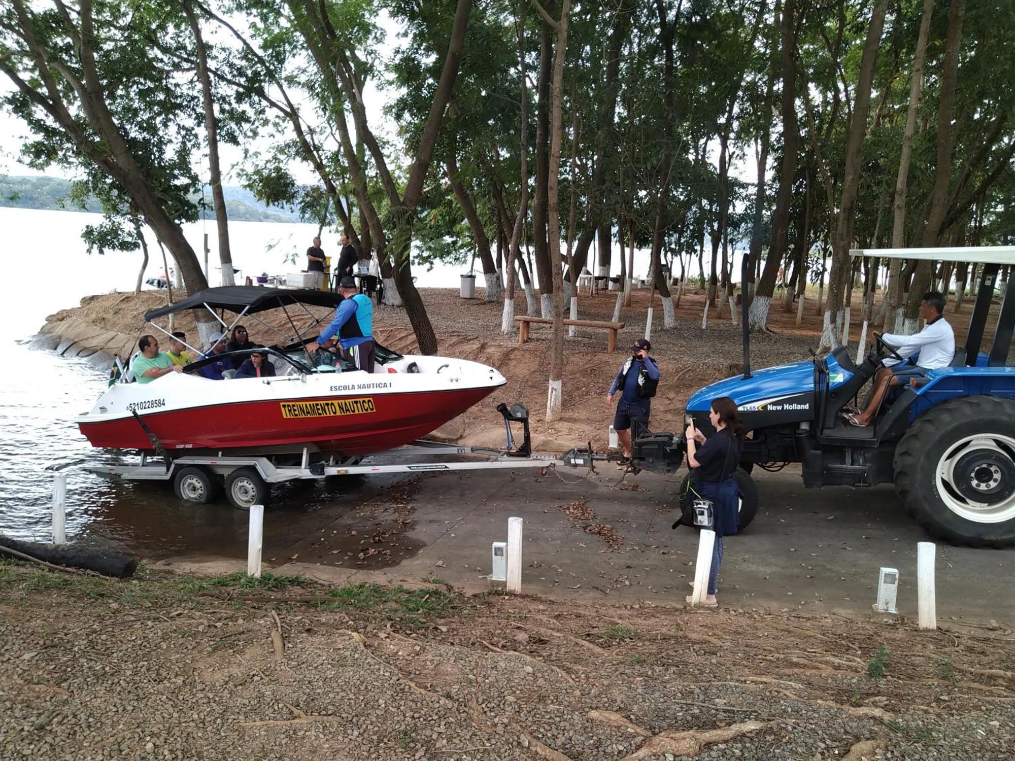 Apartamento Do Lago, Com Churrasqueira Privativa , Cozinha , Internet Banda Larga, Rampa Barco E Jet, Pesqueiro - B101 Caldas Novas Εξωτερικό φωτογραφία